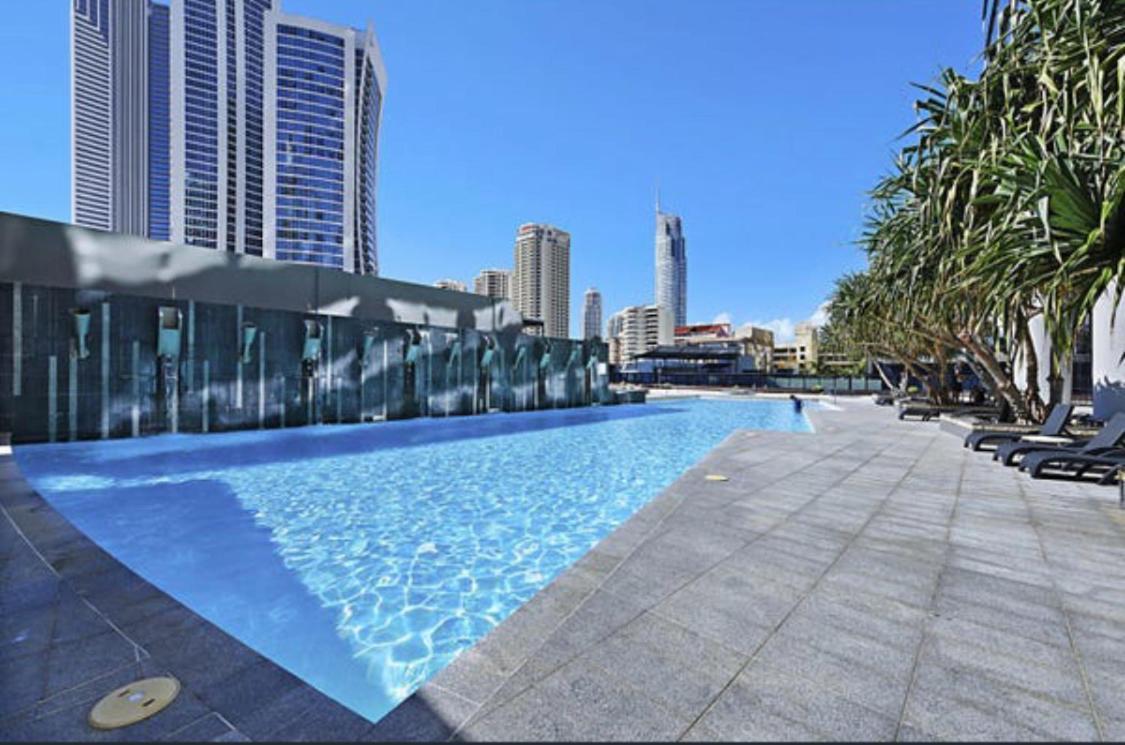 Circle On Cavill Sub Penthouse W/ 4 Bedrooms Голд-Кост Екстер'єр фото